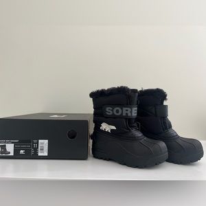 NIB Sorel Snow Commander kids snow boots